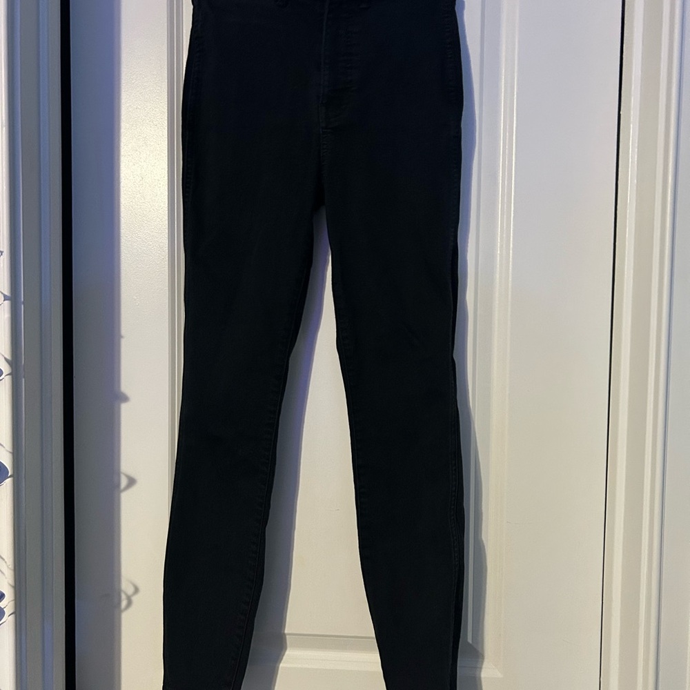 Everlane Women's Skinny Jeans in Black